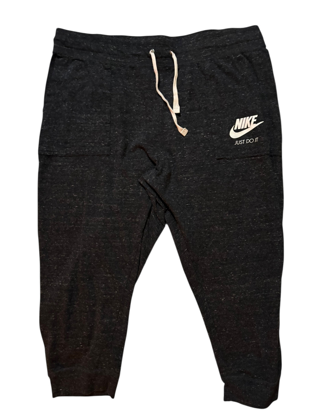Nike Woman’s mid-calf joggers