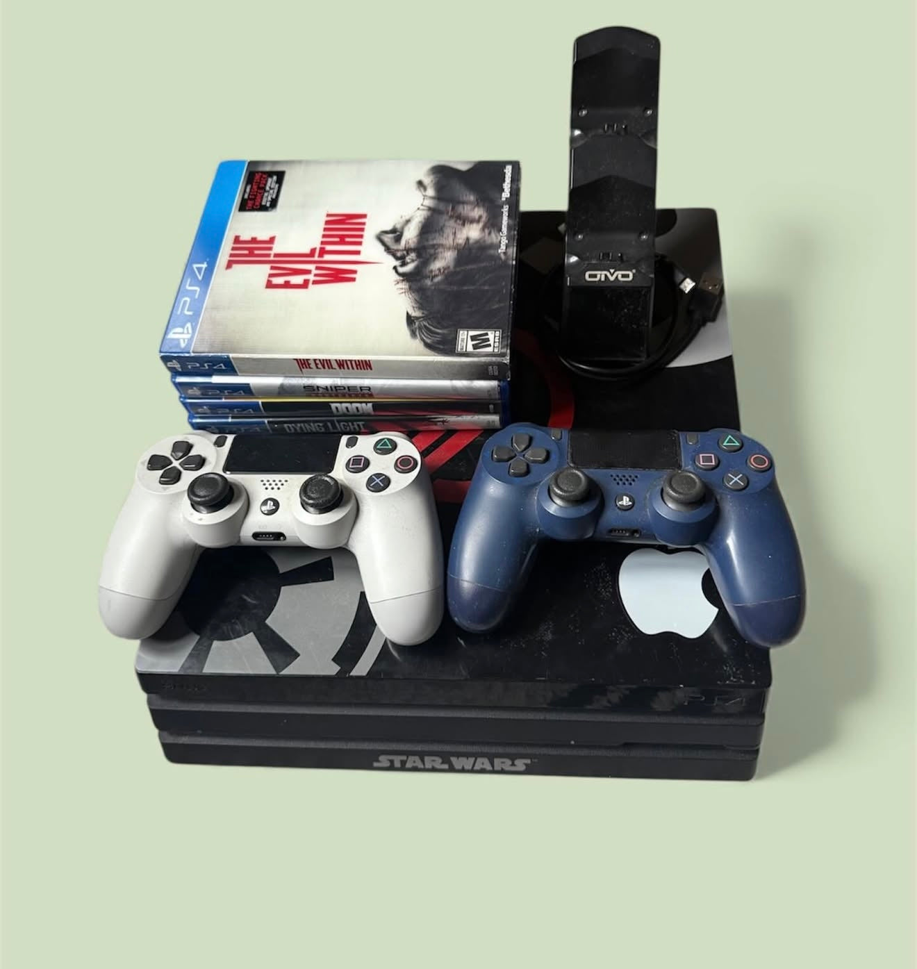 PlayStation 4 Pro 1TB Star Wars Battlefront ll Limited Edition Console ( Used ) in great condition